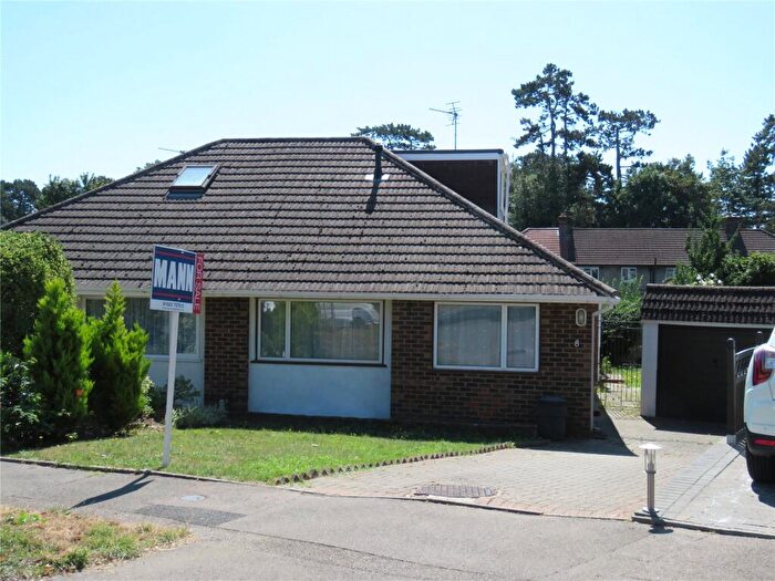 3 Bedroom Bungalow For Sale In Kingsgate Close, Maidstone, Kent, ME16