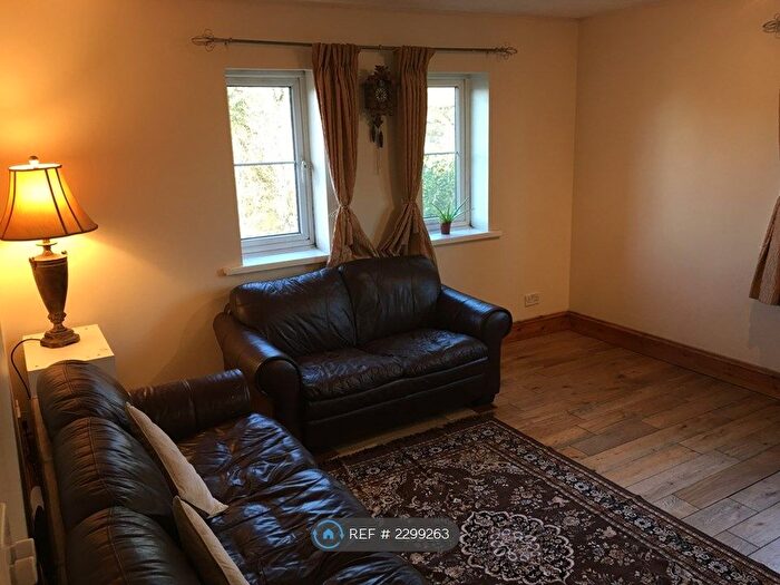 2 Bedroom Flat To Rent In Vicars Bridge Close, Wembley, HA0