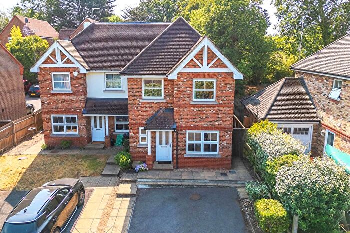 3 Bedroom Semi-Detached House For Sale In Russett Gardens, Ruscombe, Berkshire, RG10