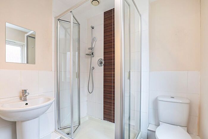 2 Bedroom Flat To Rent In Calypso Crescent, Peckham, SE15