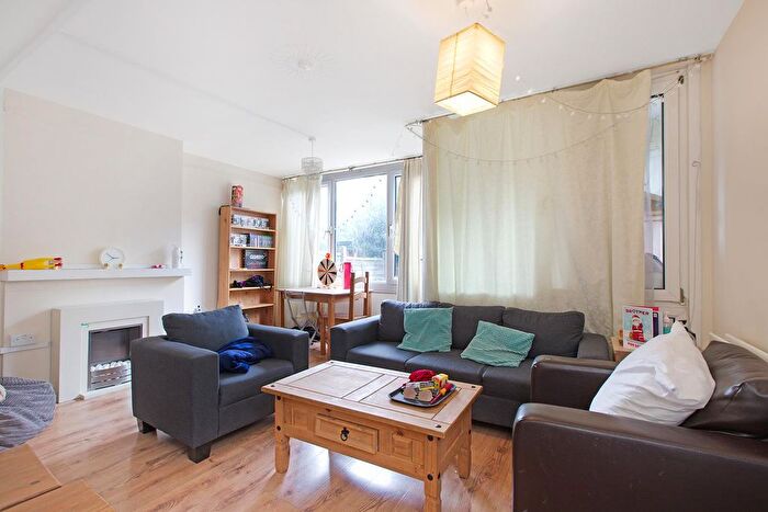 3 Bedroom Flat To Rent In Bath Terrace, London, SE1