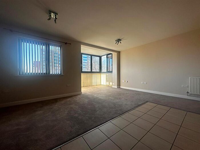 2 Bedroom Flat To Rent In Clarence Row, Gravesend, DA12
