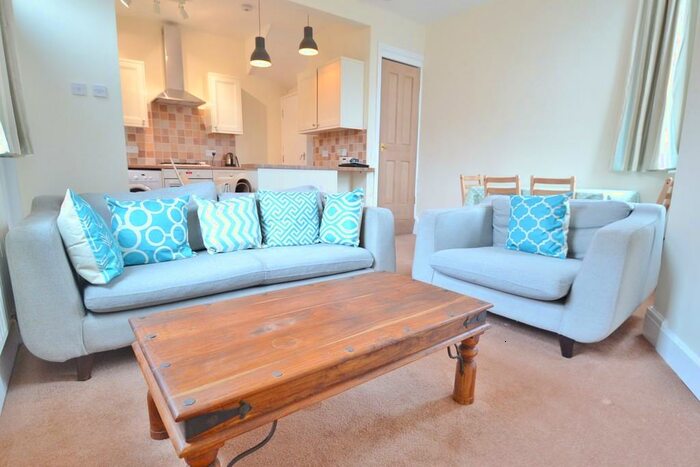 3 Bedroom End Of Terrace House To Rent In Highbury Terrace, Headingley, LS6