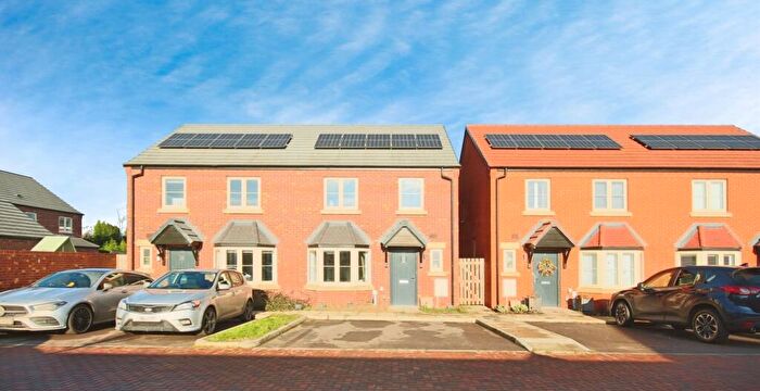 3 Bedroom Semi-Detached House For Sale In Foster Drive, Radford Semele, Leamington Spa, CV31