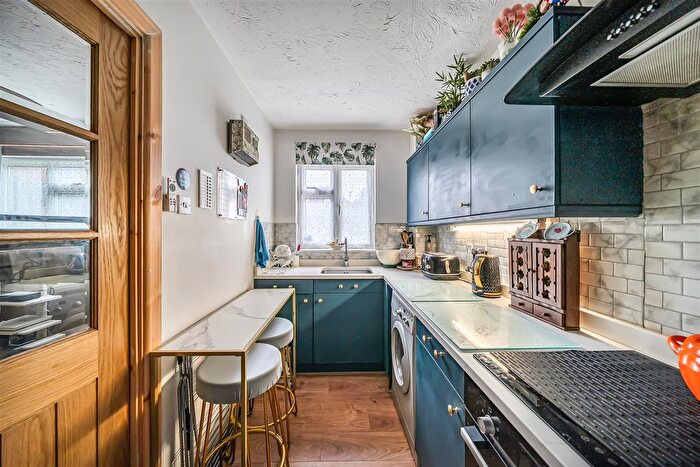 1 Bedroom End Terrace House For Sale In Rabournmead Drive, Northolt, UB5