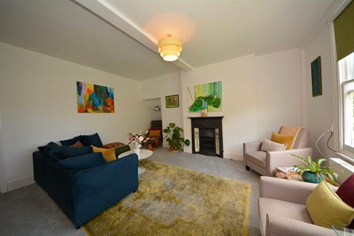 3 Bedroom Flat To Rent In Kings Avenue, Muswell Hill, N10