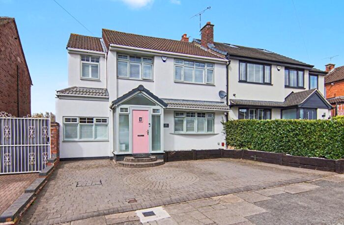 4 Bedroom Semi-Detached House For Sale In Shorncliffe Road, Coventry, CV6