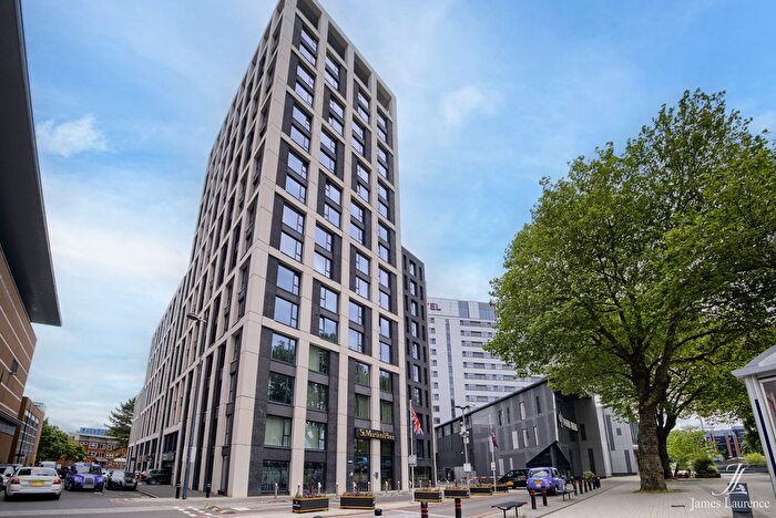 2 Bedroom Flat To Rent In St Martins Place, Broad Street, Birmingham City Centre, B15