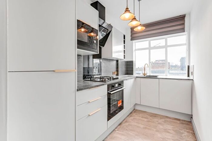 2 Bedroom Flat To Rent In St. Johns Wood Road, London, NW8