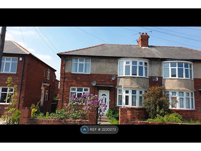 2 Bedroom Flat To Rent In Ferndene Grove, Newcastle Upon Tyne, NE7