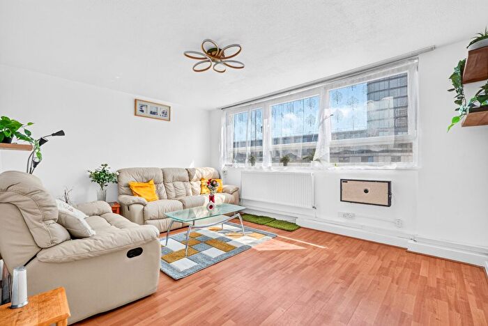2 Bedroom Flat To Rent In Kestrel House, Pickard Street, EC1V