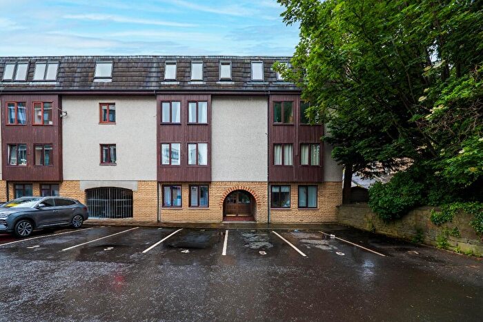 2 Bedroom Flat To Rent In Lochrin Place, Tollcross, Edinburgh, EH3