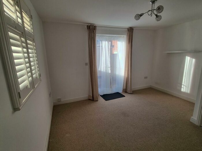 2 Bedroom End Of Terrace House To Rent In Fairfield Road, Warminster, BA12