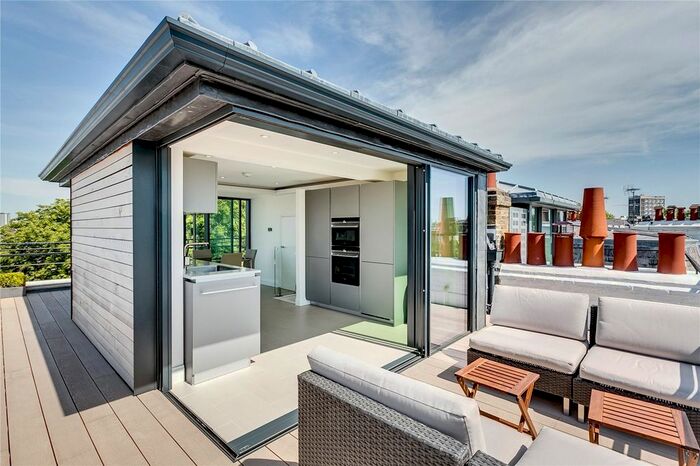 2 Bedroom Flat To Rent In Stanley Crescent, Notting Hill, London, W11