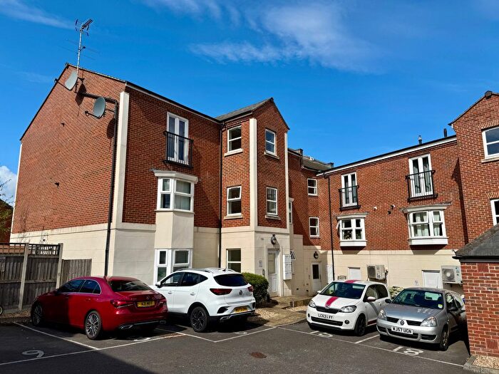 2 Bedroom Flat To Rent In East Reach, Taunton, TA1