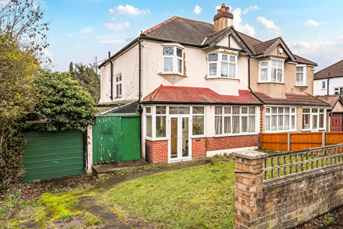 3 Bedroom Semi Detached House For Sale In Mount Park, Carshalton, SM5