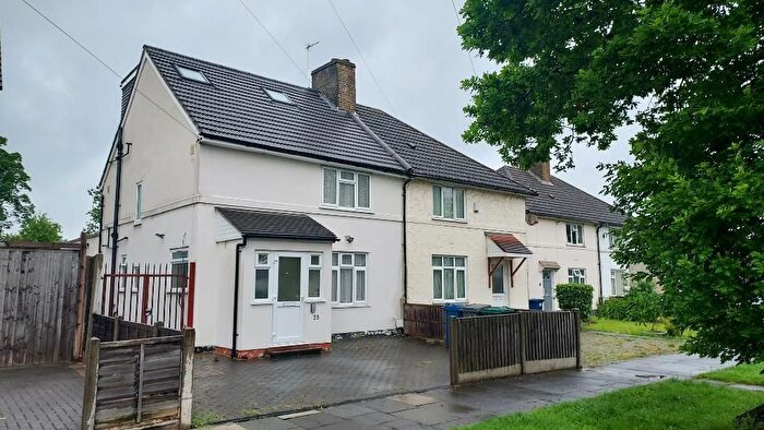 4 Bedroom Semi-Detached House To Rent In Russell Lane, Whetstone, London, N20