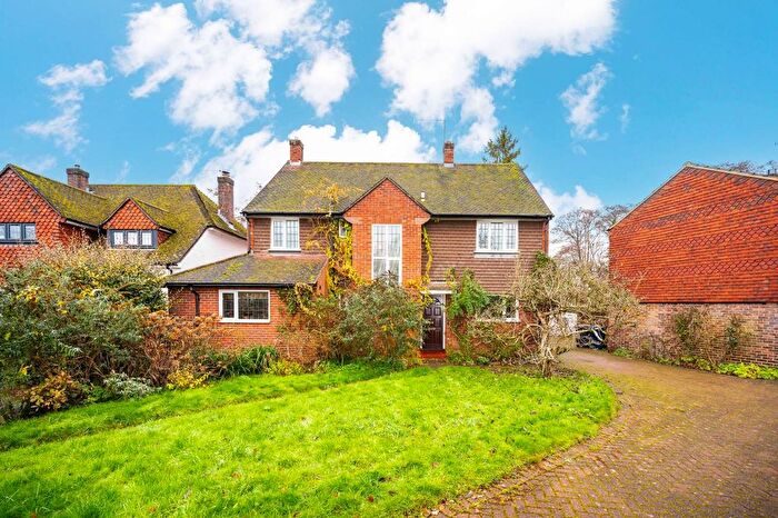 4 Bedroom Detached House For Sale In Linersh Wood Close, Bramley, Guildford, GU5