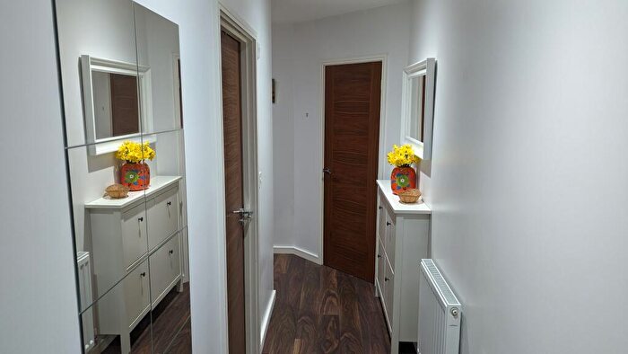 1 Bedroom Flat For Sale In Lower Dagnall Street, St. Albans, AL3