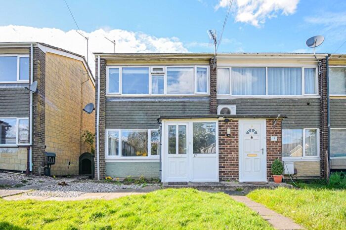 3 Bedroom End Of Terrace House For Sale In Falkland Garth, Newbury, Berkshire, RG14