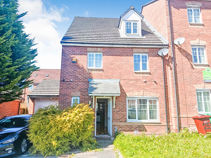 4 Bedroom Semi-Detached House For Sale In Saddlecote Close, Manchester, M8