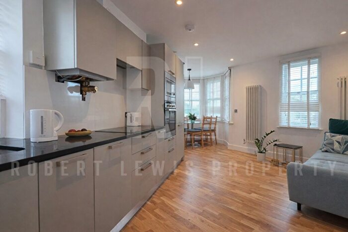 2 Bedroom Flat To Rent In Finchley Road, London, NW11