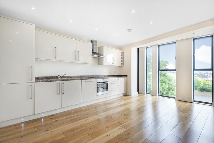 1 Bedroom Flat To Rent In High Street, West Wickham, BR4