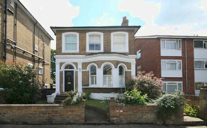 3 Bedroom Property To Rent In Woodlands Road, Isleworth, TW7