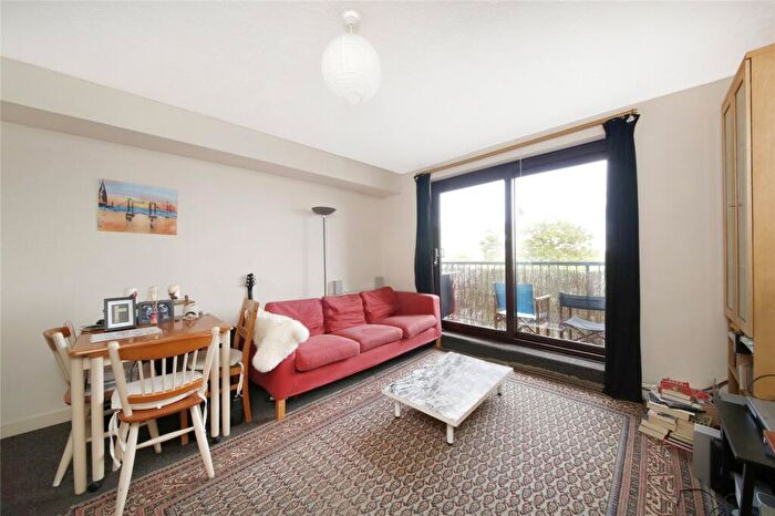 1 Bedroom Flat To Rent In Crossleigh Court, B New Cross Road, New Cross, SE14