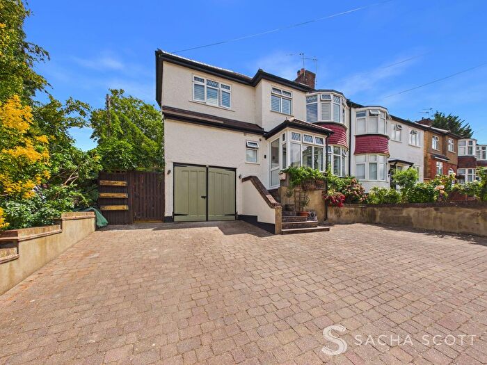 5 Bedroom Semi Detached House For Sale In Warren Mead, Banstead, SM7