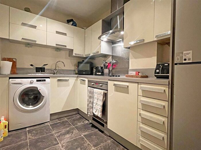 2 Bedroom Flat For Sale In Foundry Way, Rayne, Braintree, CM77