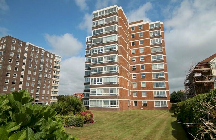 2 Bedroom Apartment To Rent In West Parade, Worthing, BN11