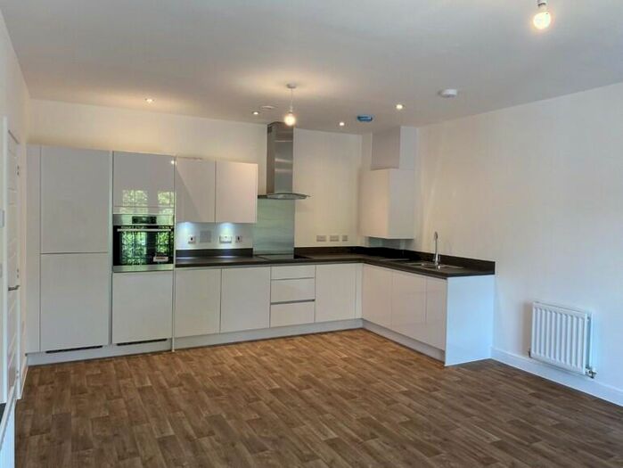 1 Bedroom Flat To Rent In Little Meadow Court, Watermark Road, Maidstone, Kent, ME14
