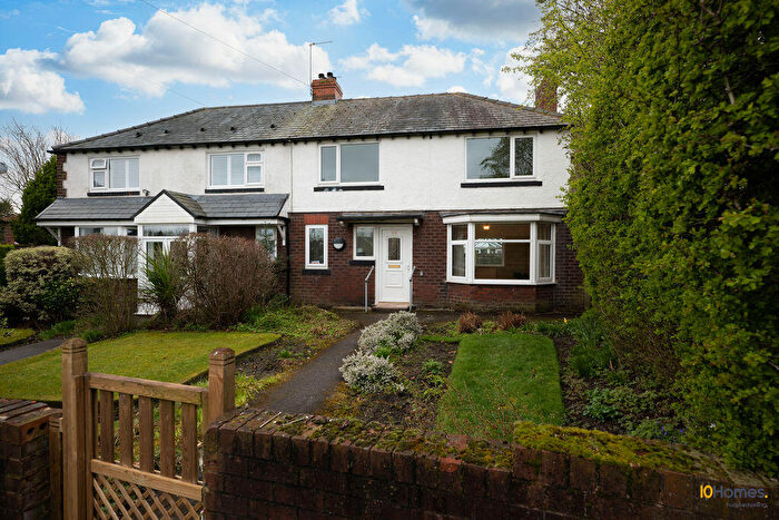 3 Bedroom Semi Detached House For Sale In Lovely Family Home, Chain Free - Bury Old Road, Manchester, M25