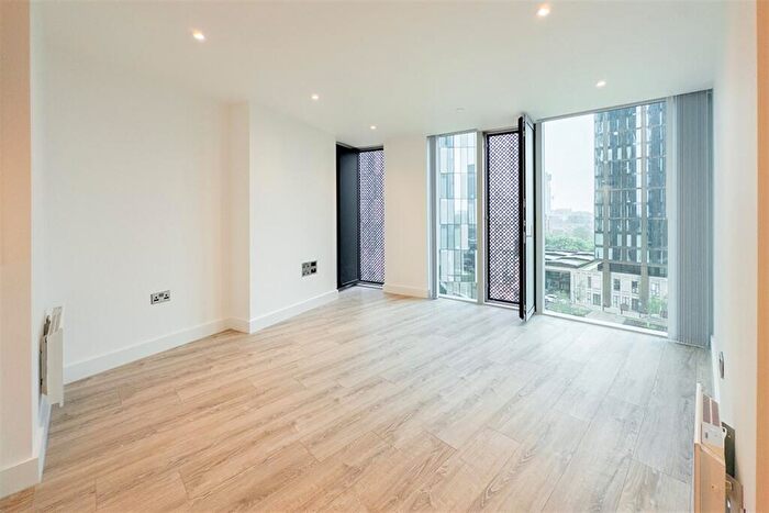 2 Bedroom Apartment To Rent In Thr, M15