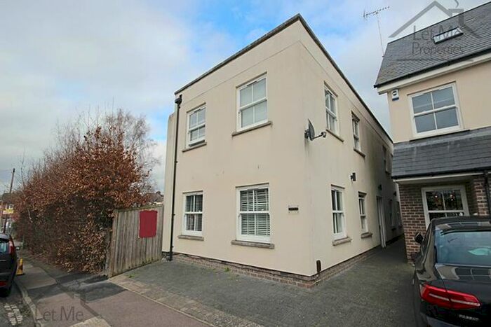 1 Bedroom Flat To Rent In Burleigh Road, St.Albans, AL1