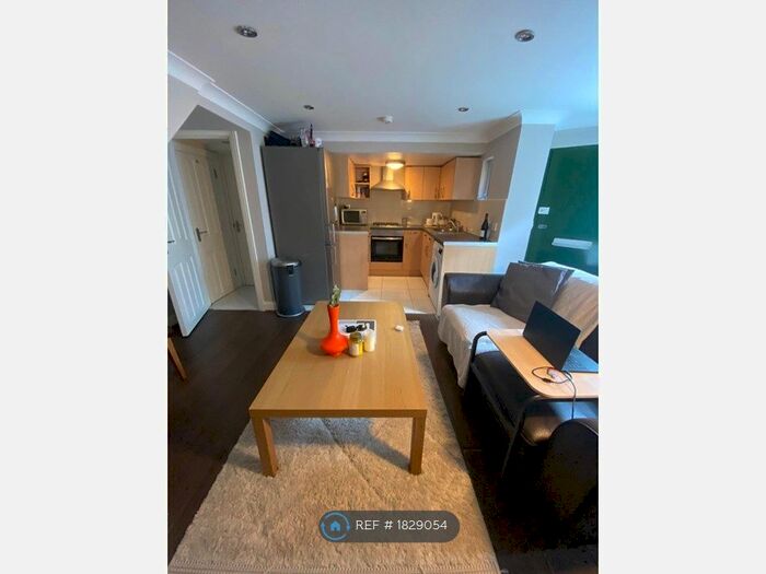 1 Bedroom Flat To Rent In Gunton Road, London, E5