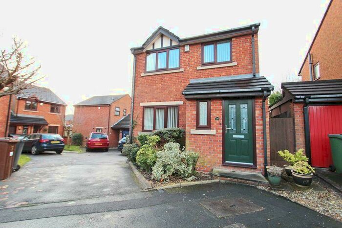 3 Bedroom Detached House To Rent In Croftleigh Close, Whitefield, M45