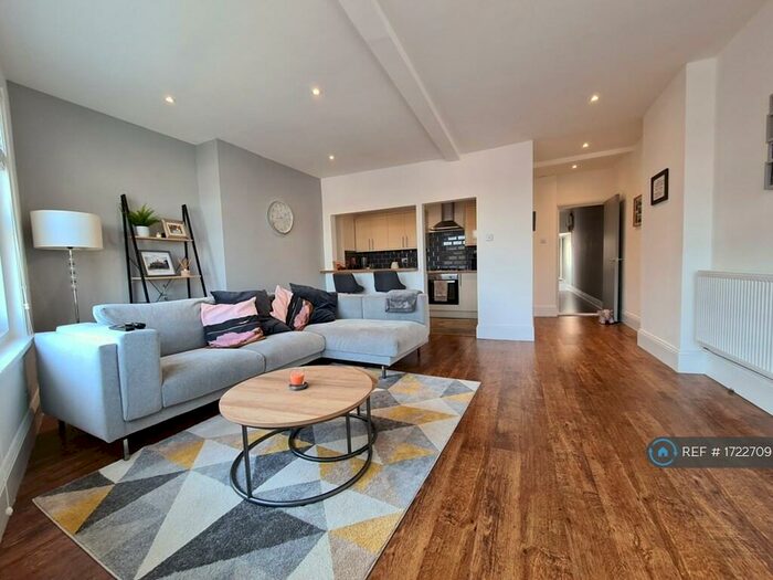 2 Bedroom Flat To Rent In Kent Road, Southsea, PO5