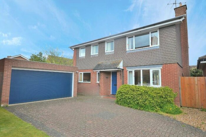4 Bedroom Detached House For Sale In Wymersley Close, Great Houghton, Northampton, NN4