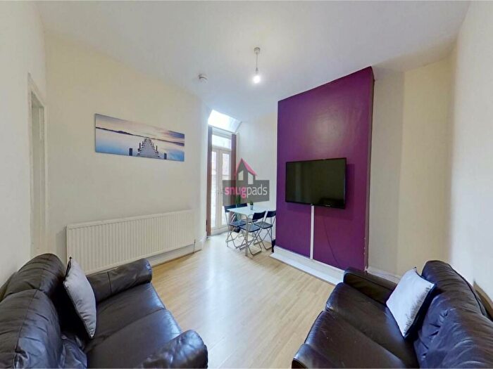 3 Bedroom House To Rent In Bolton Road, Salford, Manchester, M6