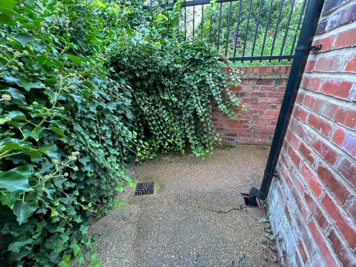 2 Bedroom Apartment To Rent In A Lees Hill Street, Nottingham, NG2