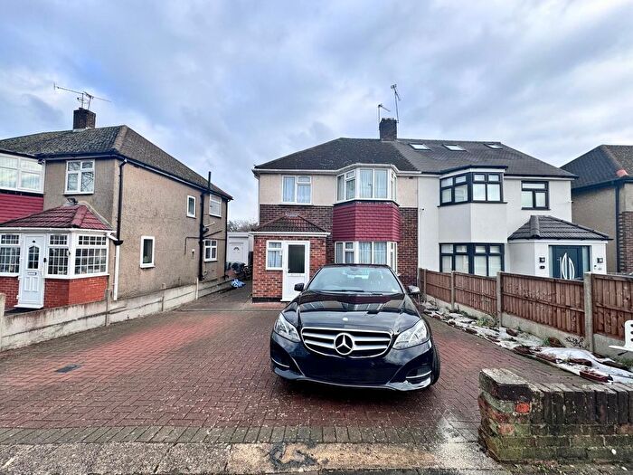 4 Bedroom Semi Detached House To Rent In Fernwood Avenue, HA0