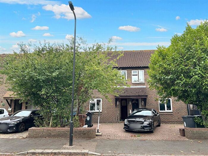 3 Bedroom Terraced House For Sale In Drapers Road, London, E15