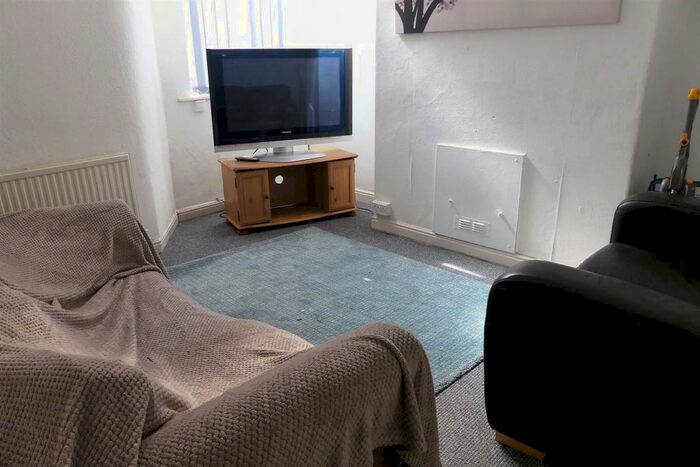 4 Bedroom Terraced House To Rent In Moseley Road, Fallowfield, M14