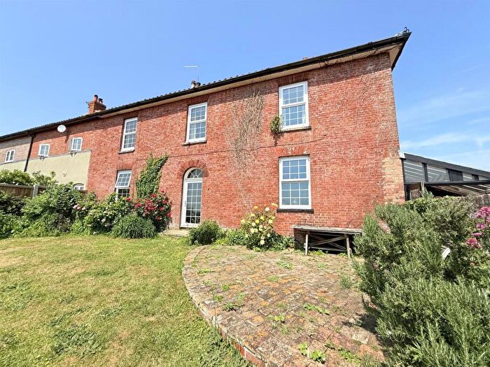 4 Bedroom Semi-Detached House For Sale In Mautby Lane, Mautby, NR29