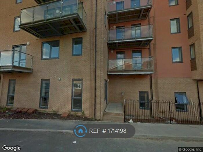 2 Bedroom Flat To Rent In Weave Court, Romford, RM1