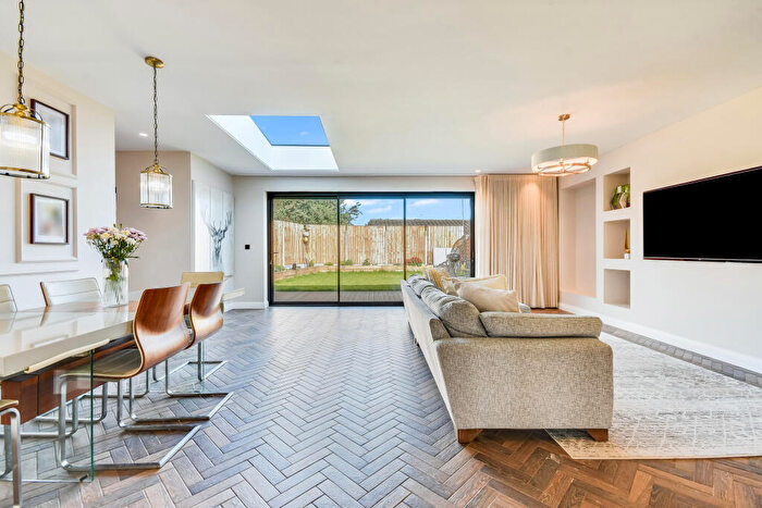 4 Bedroom Semi-Detached House For Sale In Hall Lane, Sandon, Chelmsford, CM2