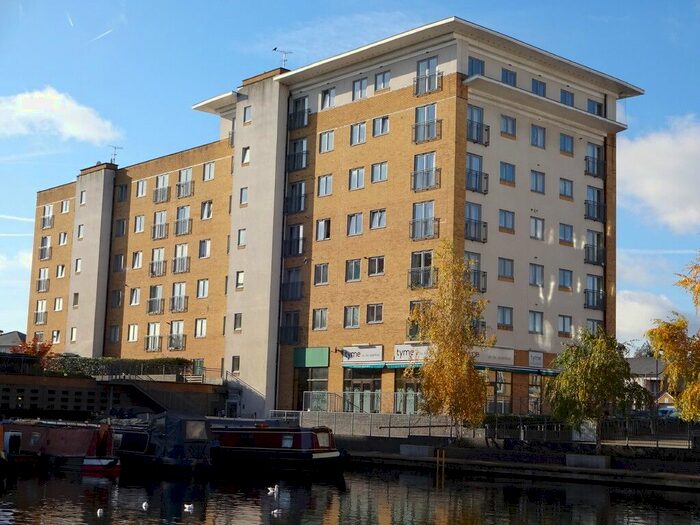 2 Bedroom Flat To Rent In Apartment, Caldon House, Waxlow Way, Northolt, UB5