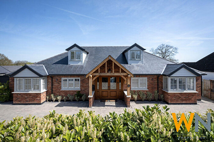 6 Bedroom Detached House For Sale In Paternoster Row, Romford, RM4